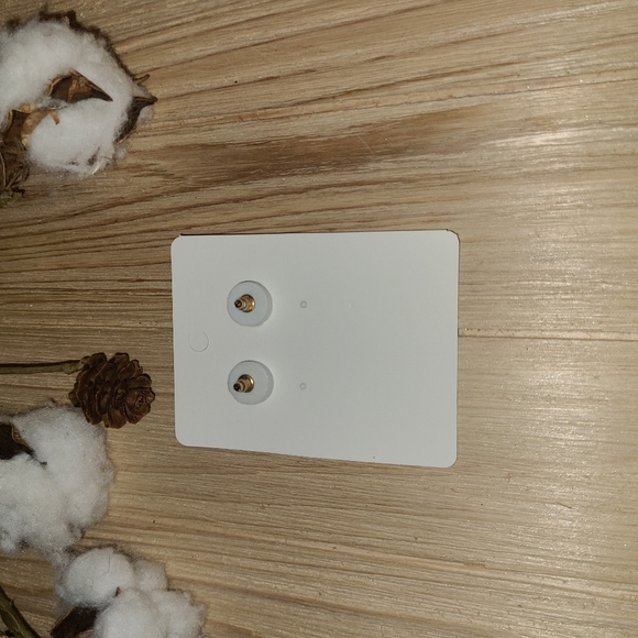 🦋🦋NEW🦋🦋Gorgeous Butterfly Earrings in Purple - Picture 7 of 7